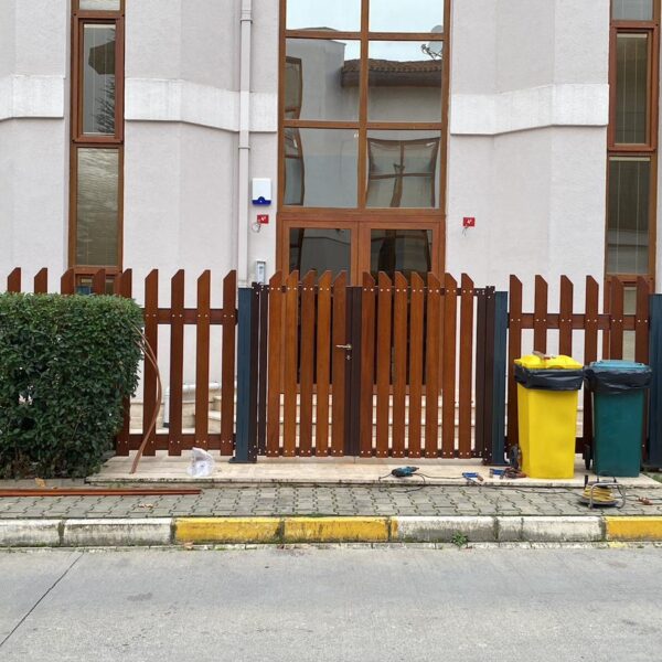 Ahşap Çit